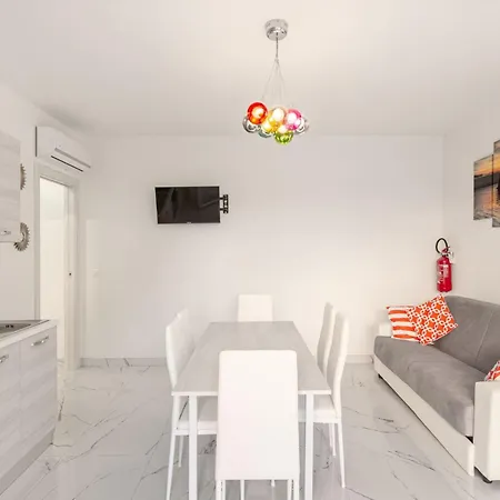Διαμέρισμα Modern Flat With Shared Pool And Terrace Μπιμπιόνε